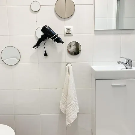 Creu Fira Hostafrancs Apartment *